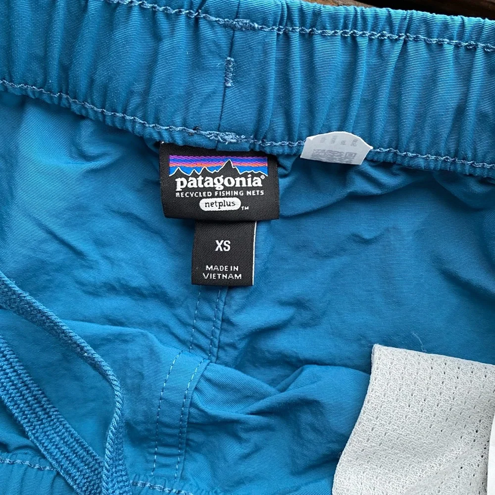 Patagonia is teal baggies shorts outdoor - Picture 2 of 3